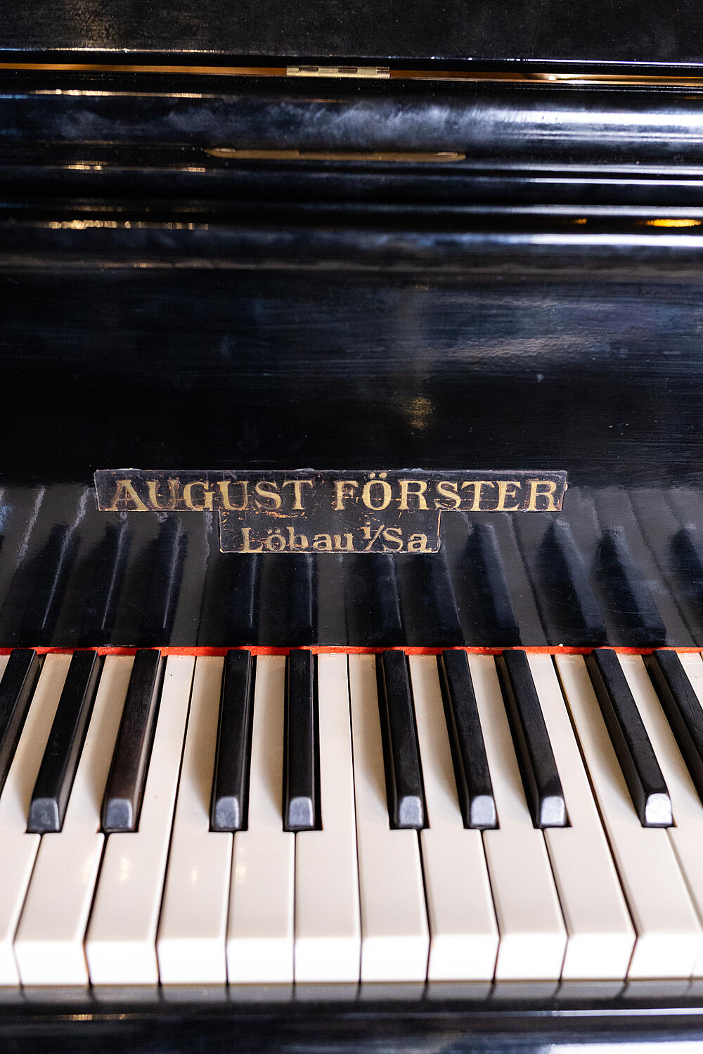 Кабинетный рояль August Forster