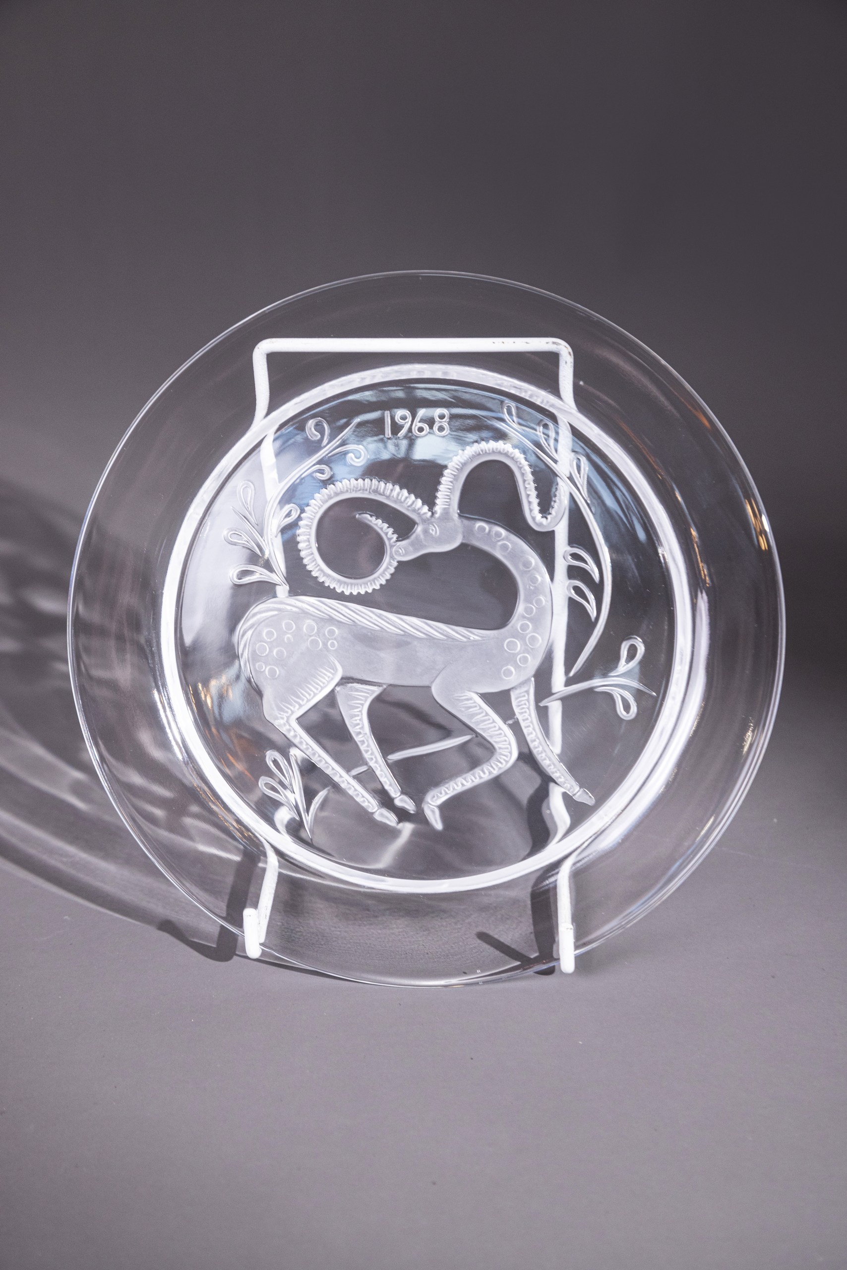 Декоративное блюдо Lalique с антилопой из ограниченной юбилейной серии