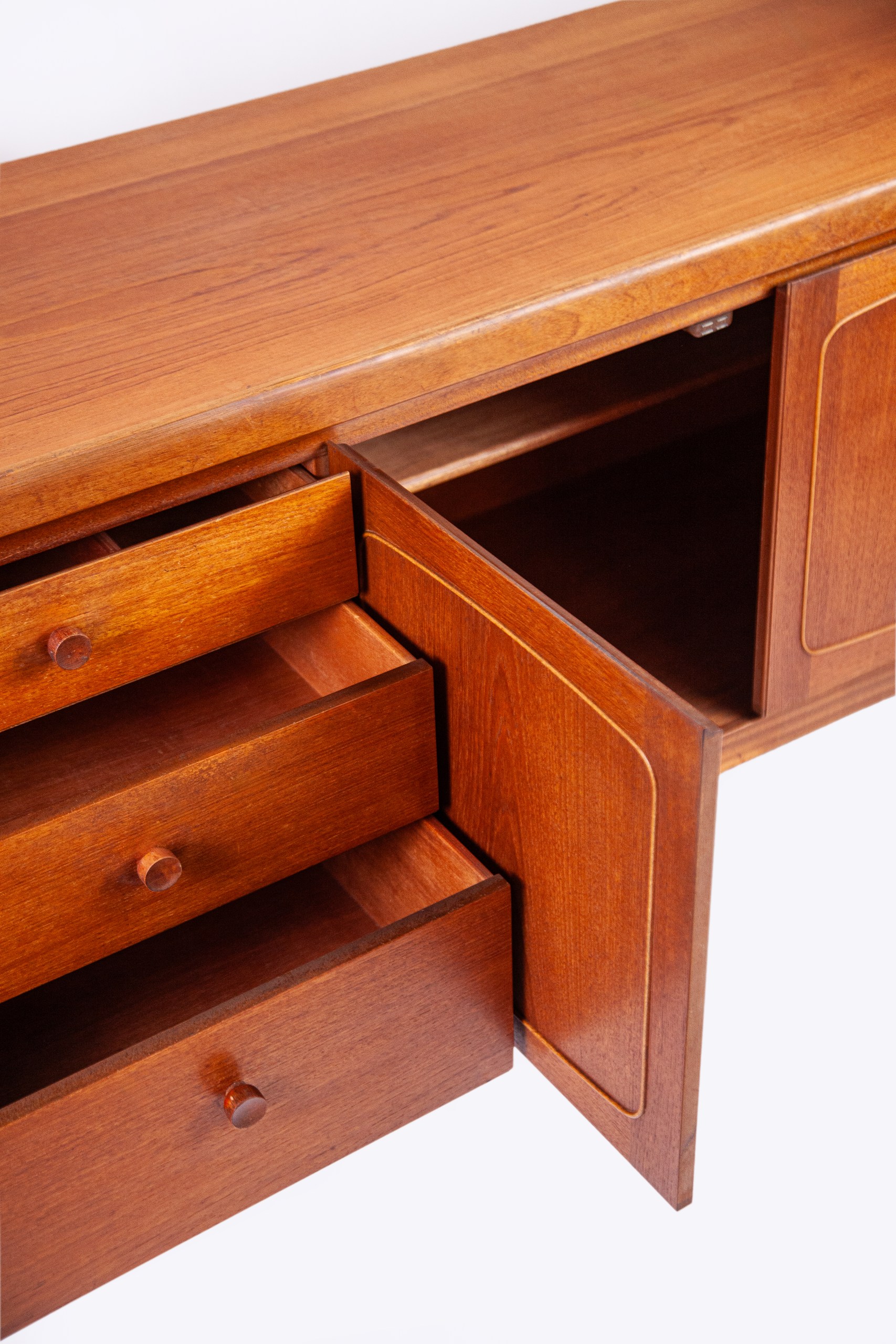 Комод Nathan Furniture Scandinavian